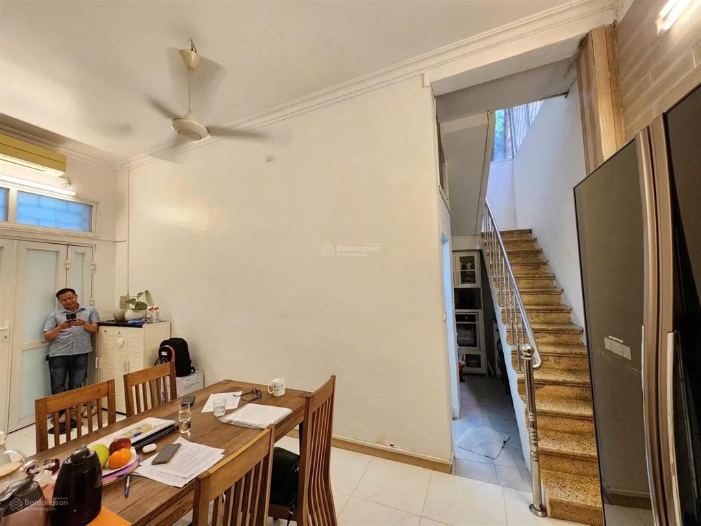 Chủ hạ chào 300 triệu nhà đất ba đình chỉ 4,3 tỷ lô góc ô tô cách 10m