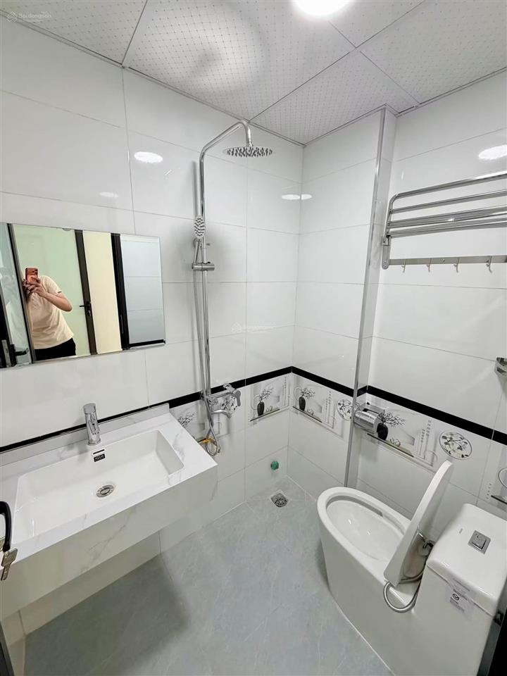 Tầm 8 tỷ gần bệnh viện đống đa chủ giảm giá nhà mới 6 tầng, 39m thang máy, lô góc, gần phố