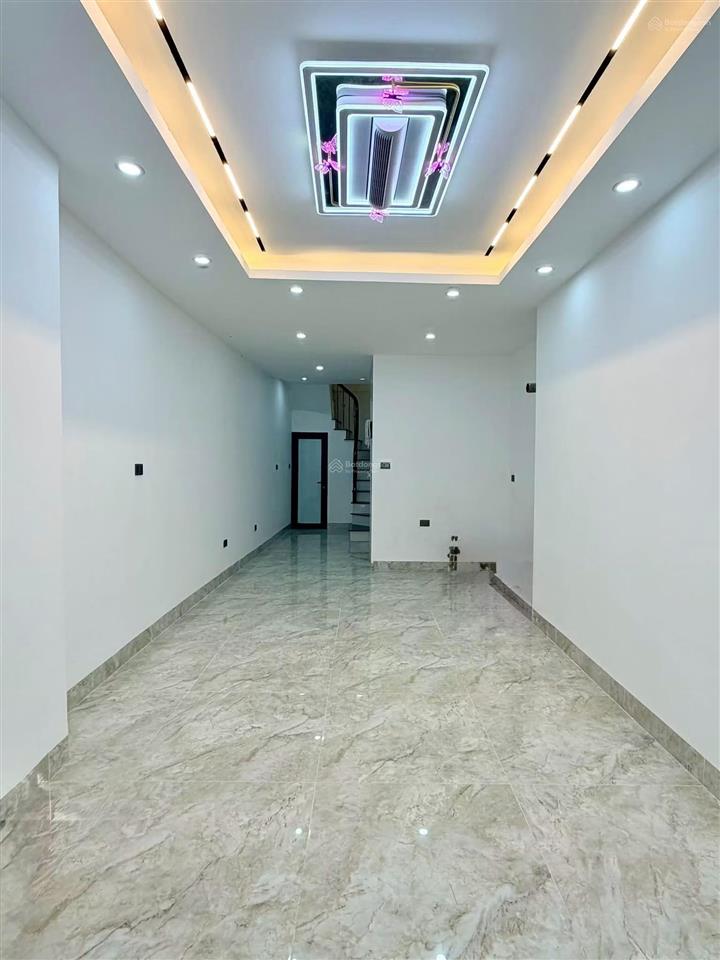 Tầm 8 tỷ gần bệnh viện đống đa chủ giảm giá nhà mới 6 tầng, 39m thang máy, lô góc, gần phố