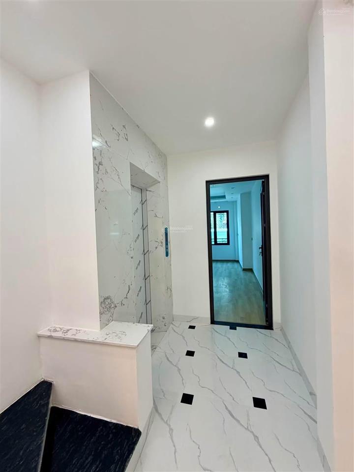 Tầm 8 tỷ gần bệnh viện đống đa chủ giảm giá nhà mới 6 tầng, 39m thang máy, lô góc, gần phố