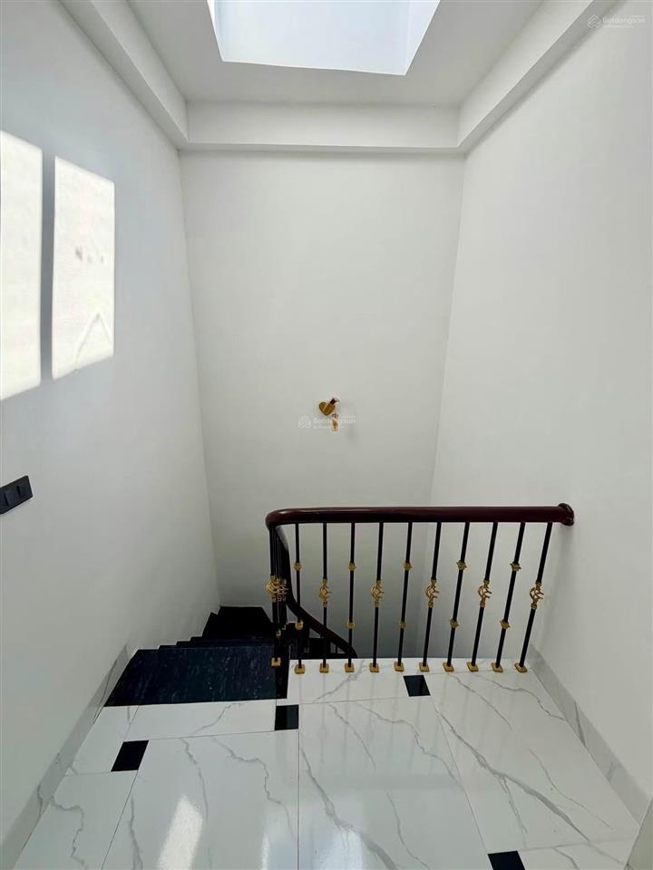 Tầm 8 tỷ gần bệnh viện đống đa chủ giảm giá nhà mới 6 tầng, 39m thang máy, lô góc, gần phố
