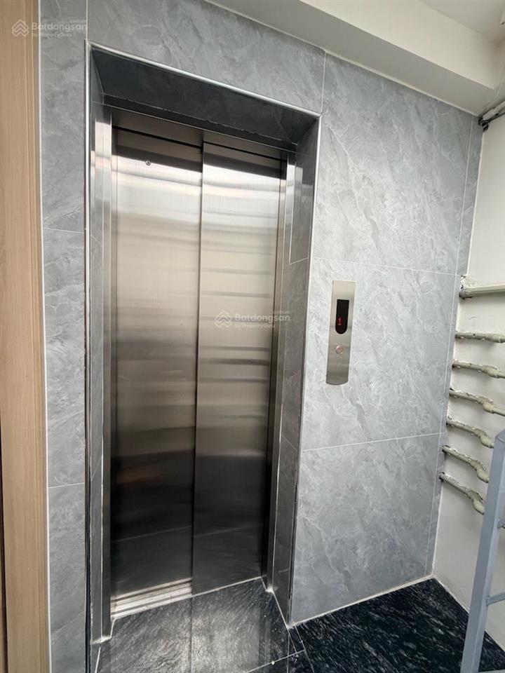 Chủ giảm 4 tỷ bán toà ccmn 6 tầng thang máy, 5 studio, dòng tiền 360tr/năm ngõ thông  đống đa