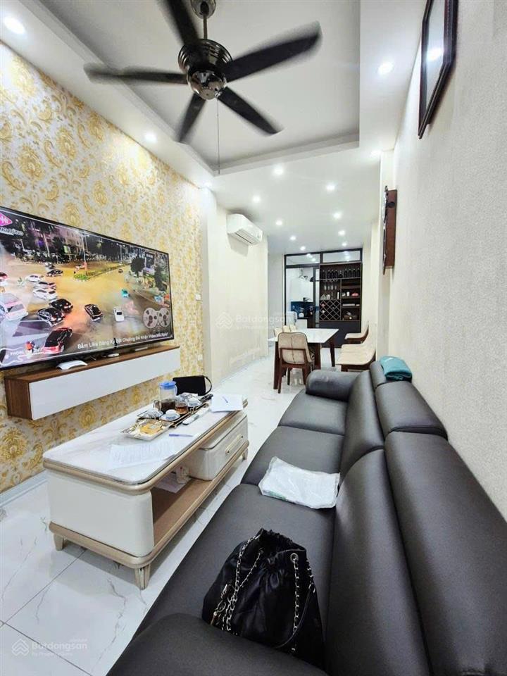 Siêu phẩm đống đa  tôn đức thắng 51m2  4 tầng đẹp ở ngay  4 phòng ngủ  7.7 tỷ