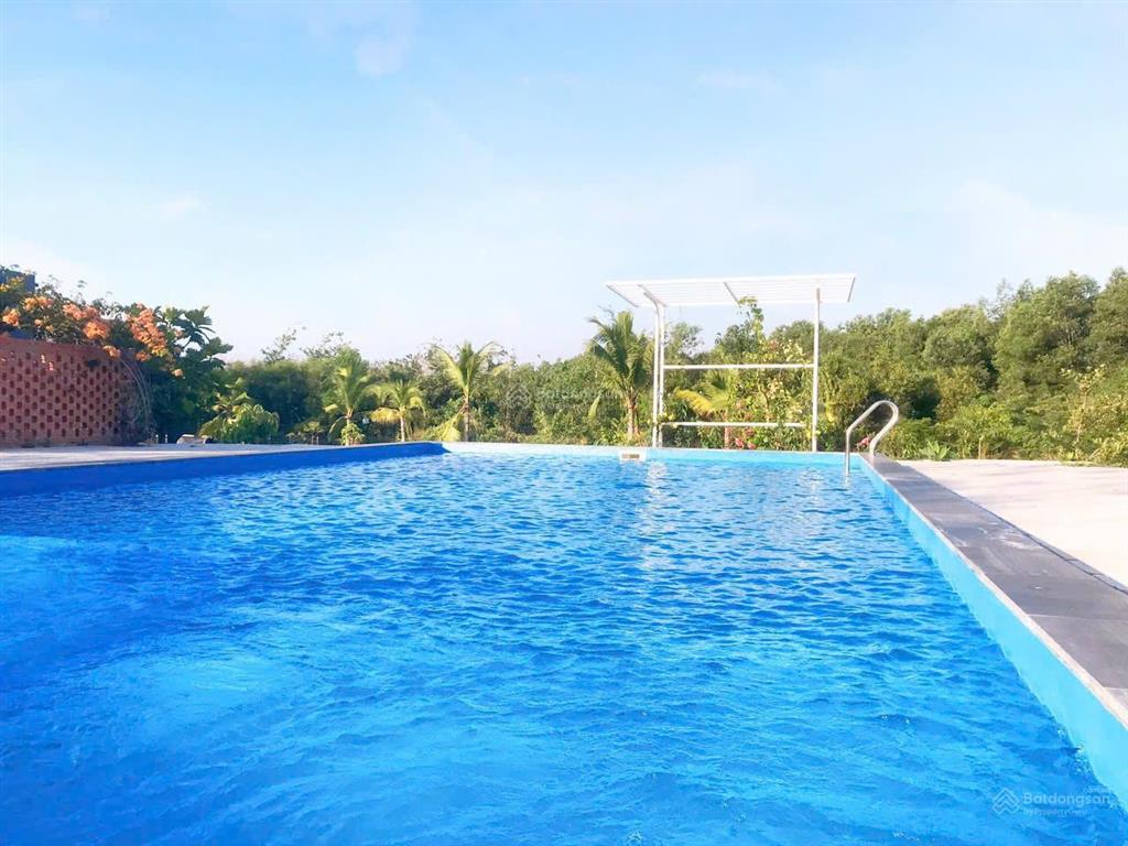 Bán homestay gần 7000m2. đường ôtô. sát kdl núi cậu  sổ hồng hồ bơi  nhà  vườn cây. giá 12 tỷ 5