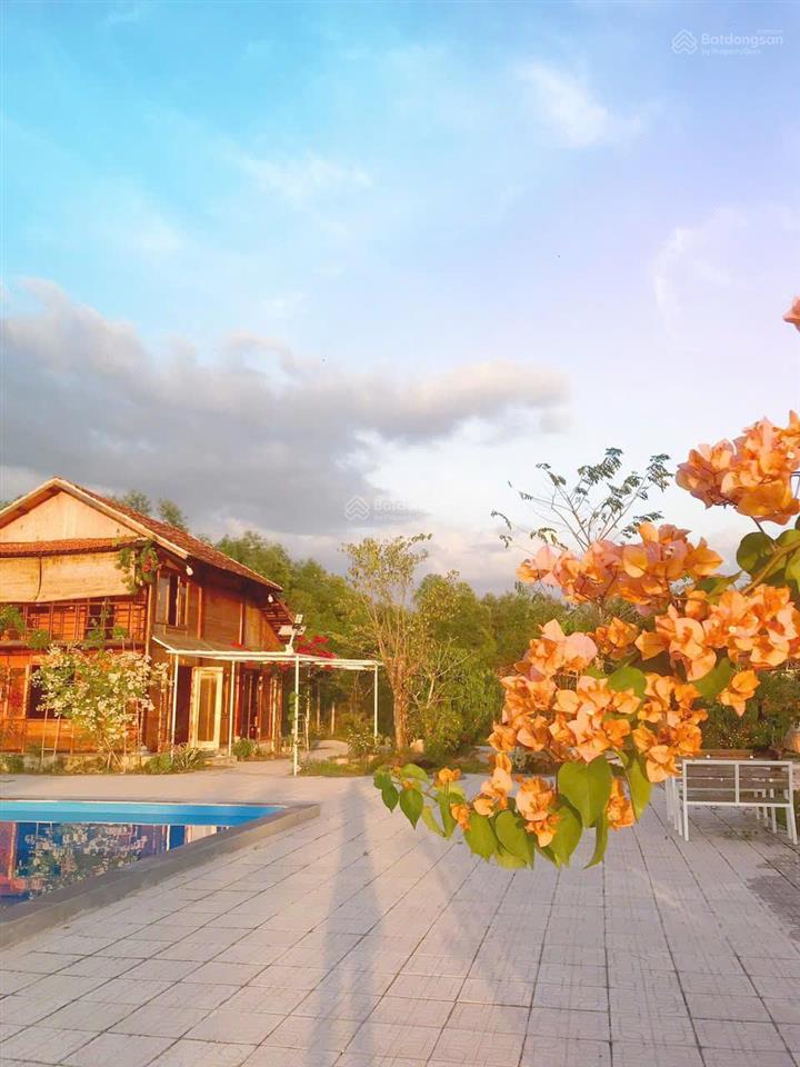 Bán homestay gần 7000m2. đường ôtô. sát kdl núi cậu  sổ hồng hồ bơi  nhà  vườn cây. giá 12 tỷ 5