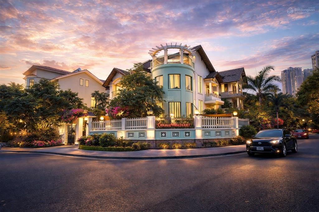 Tuyệt phẩm! siêu phẩm góc 2 mặt tiền dương văn an  an phú quận 2. 18mx20m. hầm + 3 tầng. giá 75 tỷ