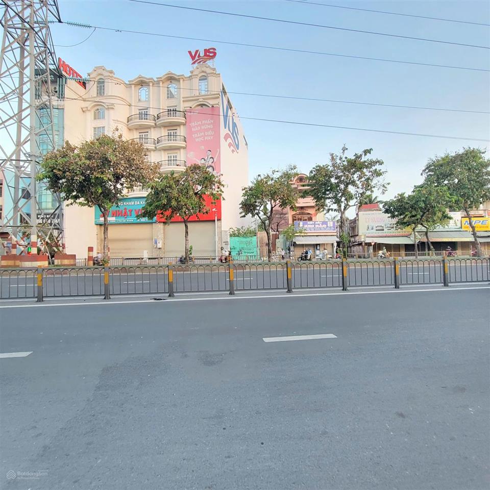 Bán đất mặt tiền kinh dương vương quận 6, 10m x 30m. ctxd hầm 8 tầng, giá 58 tỷ