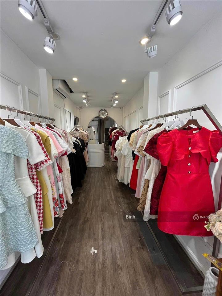Cho thuê nhà mặt phố hàng bạc, diện tích 25m2, mặt tiền 3m, giá thuê 39tr, đoạn đẹp, nhận ngay