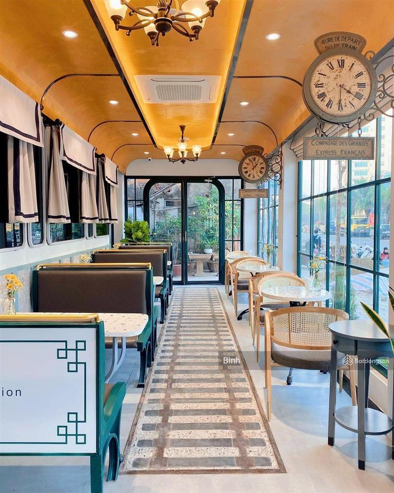 Cho thuê nhà mặt phố hàng gà, 65m2x 5 tầng, mặt tiền 4,5m, giá thuê 80tr, nhà khá mới, đoạn đẹp