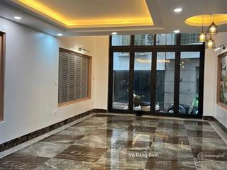 Cho thuê nhà nguyên căn phố trần quốc toản, 50m2x5 tầng, mt 5m, giá thuê 36tr, nhà mới, thang máy