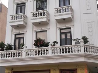 Cho thuê nhà mp trần khát chân, 60m2x5 tầng, mt 11m, gia thue 58tr, nhà mới xây thông, thang máy