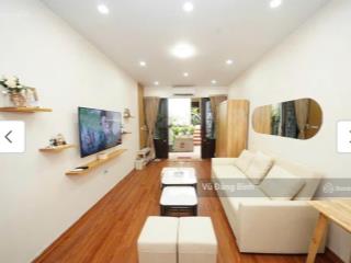 Cho thuê nhà riêng phố hoàng cầu, dt 66m2x5 tầng, mt 11m, giá thuê 30tr, nhà mới, ngõ thông 2 ô tô