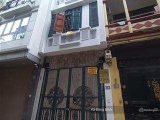 Cho thuê nhà riêng bà triệu, dt 18m2x4 tầng, chia 2 ngủ, bếp khách, sân phơi, đồ cơ bản, giá 7,5tr