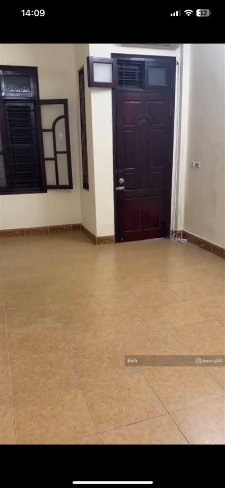 Cho thuê nhà phố mai hắc đế, diện tích 90m2, mt 5m, giá thuê 25tr, nhà mới, thuê riêng biệt