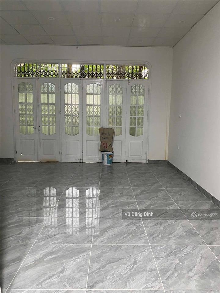 Cho thuê nhà mp hàng bún, dt 40m2x4 tầng, mt 3,5m, giá thuê 29tr, nhà mới, ngay ngã tư vườn hoa