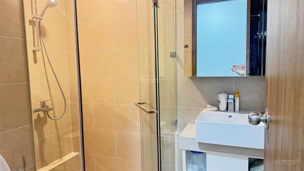 Bán căn hộ 2 phòng ngủ sky 89, hoàng quốc việt, quận 7 giá 4,950 tỷ