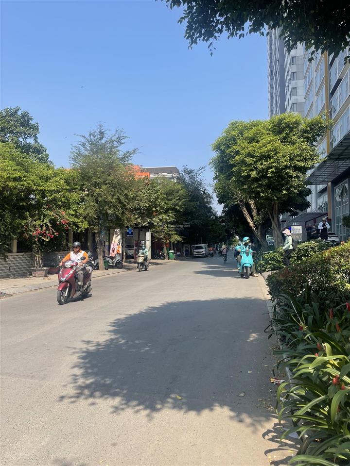 Bán đất mặt tiền lê thị chợ, khu la casa, quận 7 giá 140 triệu/m2