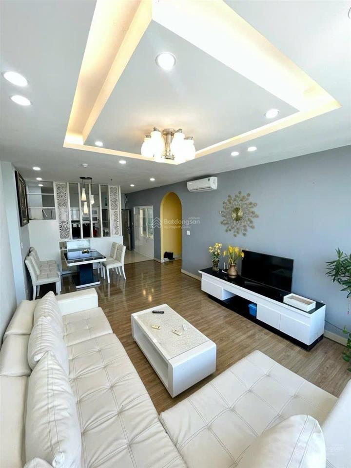 Bán căn hộ 3 phòng ngủ la casa, lê thị chợ, quận 7 giá 6,8 tỷ