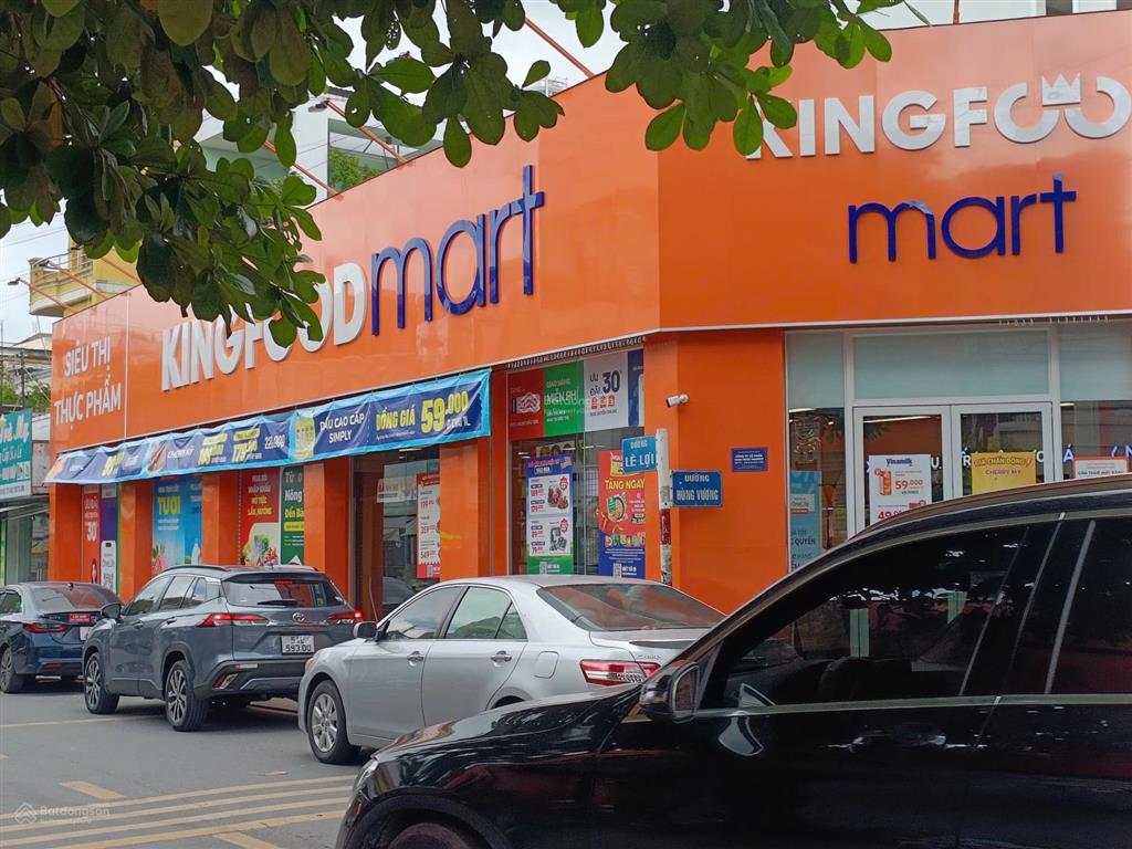 Nhà 3 tầng mặt tiền kinh doanh dt 70m2, giá 8,x tỷ