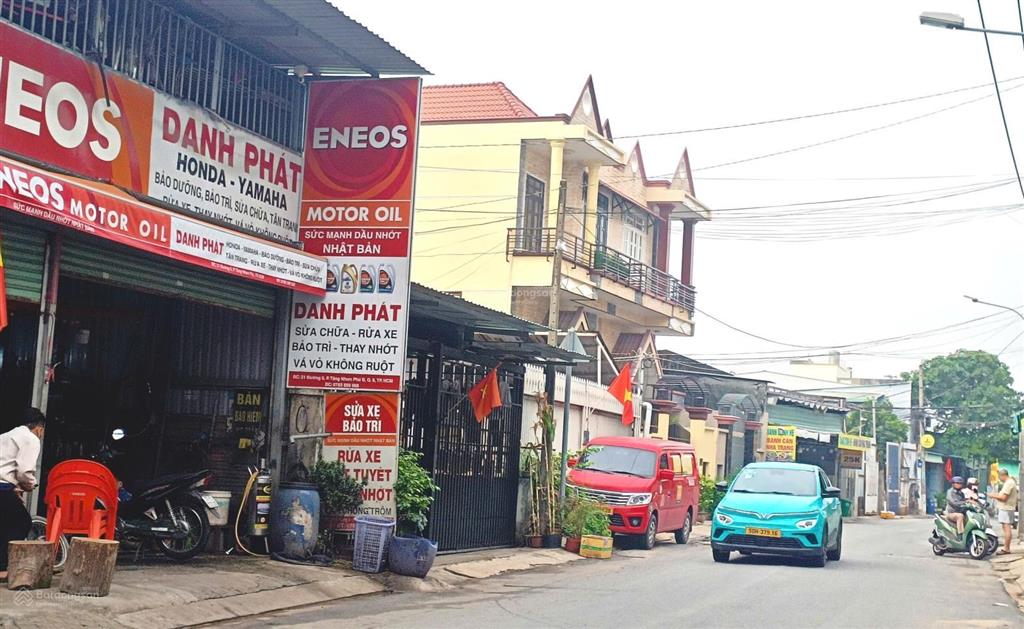 Nhà 3 tầng mặt tiền kinh doanh dt 70m2, giá 8,x tỷ