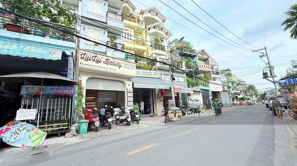 Mặt tiền kinh doanh phước long quận 9 cũ. dt 4,5mx14m vuông vức, đang có dòng tiền 10tr/th