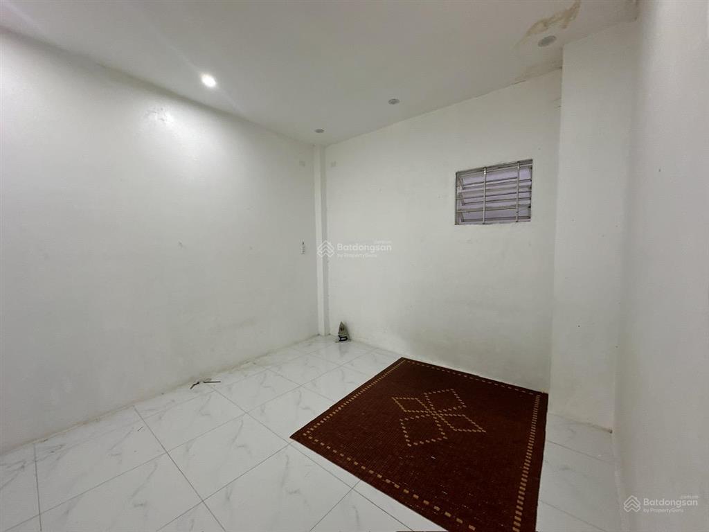 Cho thuê nhà 3 tầng đông tăng long, dt 55m2 hẻm xe hơi, giá 6,5tr/th