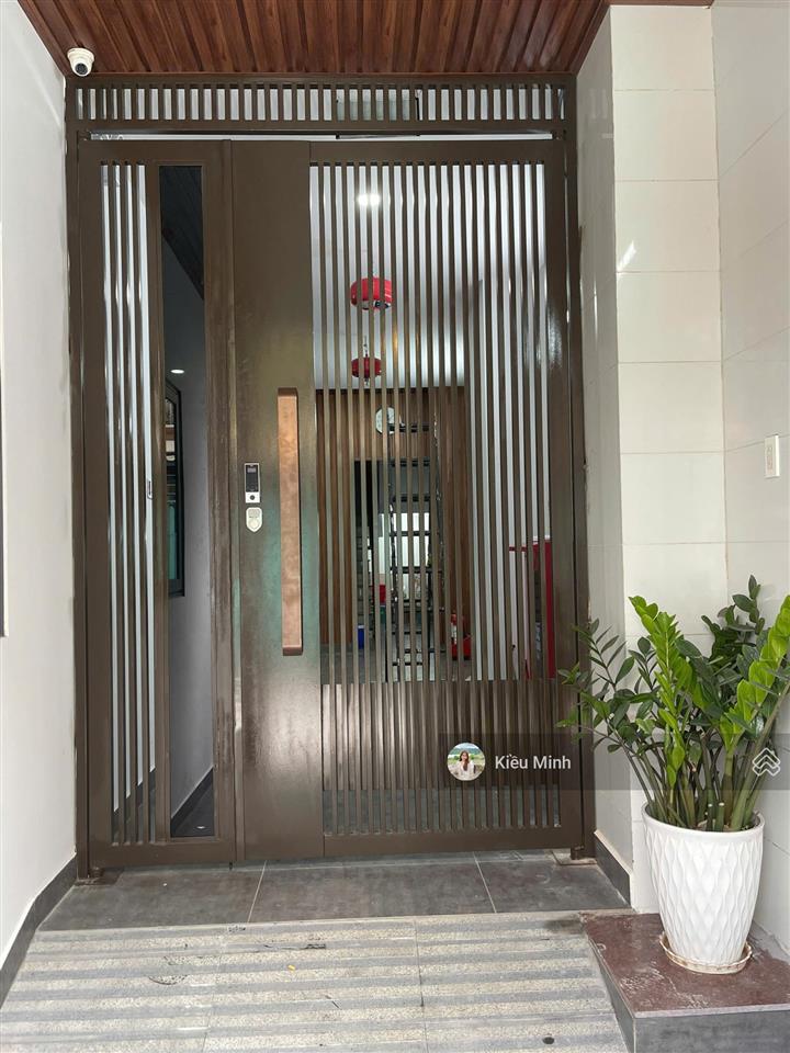 Tòa chdv 4 tầng dt 120m2 ngang 8m dt sàn 400m2 hoàn công đủ, dòng tiền 60tr/th