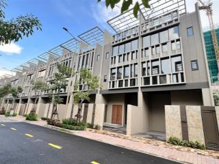 Bán nhà phố terrace house  khu biệt thự the orchard. giá 10,8 tỷ. xem nhà 0909 427 ***