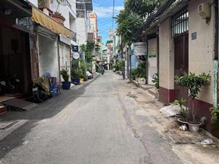 Chỉ 13tr/tháng  cho thuê căn góc 2 mặt hẻm hxh 5m lạc long quân p9, dt 4.3x13m [3 tầng] 3 pn