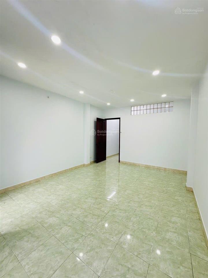 Bán nhà hxh 4m hẻm 1036/ cmt8, p5  gần ngã tư bảy hiền, dt 59m2 [nở hậu]. chỉ 7.8 tỷ tl