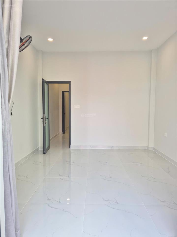 Nhà mới hxh trường chinh  thông ra ba vân p14, 3.8x16m [nở hậu] 3 tầng đẹp. chỉ 8.5 tỷ tl