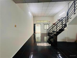 Chỉ 10tr/tháng  cho thuê nhà trống ở ngay hẻm 3m nguyễn hồng đào p14, dt 5x11m