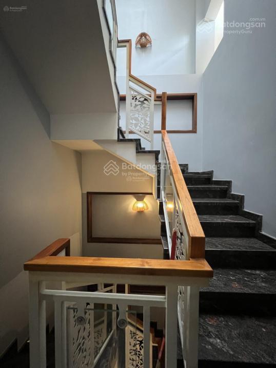 Nhà đẹp lung linh hxh 4m đường nguyễn hồng đào p14, 4x17m [vuông vức] 3 lầu st. giá 9.8 tỷ