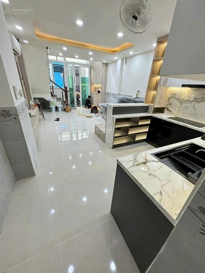 Nhà mới xây 100% full nội thất hẻm 4m phạm văn hai  dt 4x11m [3 lầu st]. giá 8.9 tỷ