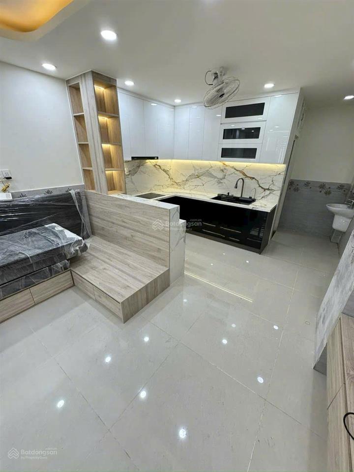 Nhà mới xây 100% full nội thất hẻm 4m phạm văn hai  dt 4x11m [3 lầu st]. giá 8.9 tỷ