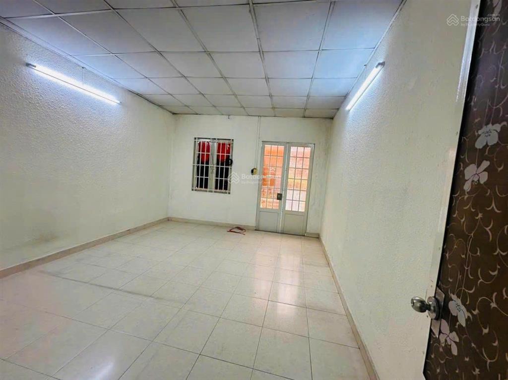 Bán nhà hxh 4m bành văn trân  cách mặt tiền chỉ 50m, 4x19m 2 tầng. 8 tỷ