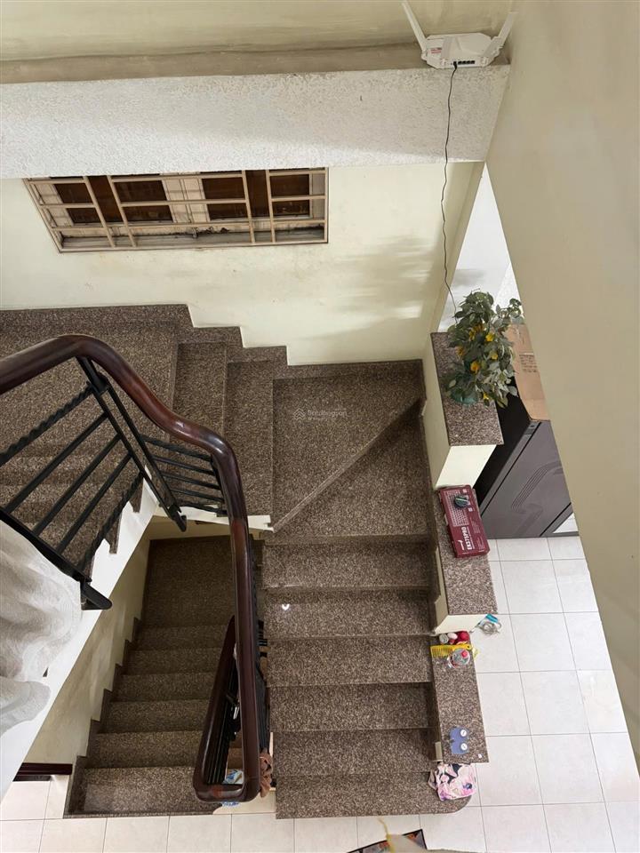 Bán nhà hxh lạc long quân  cách mặt tiền chỉ 50m, 4.4x12.5m [2 lầu st]. giá 9.3 tỷ