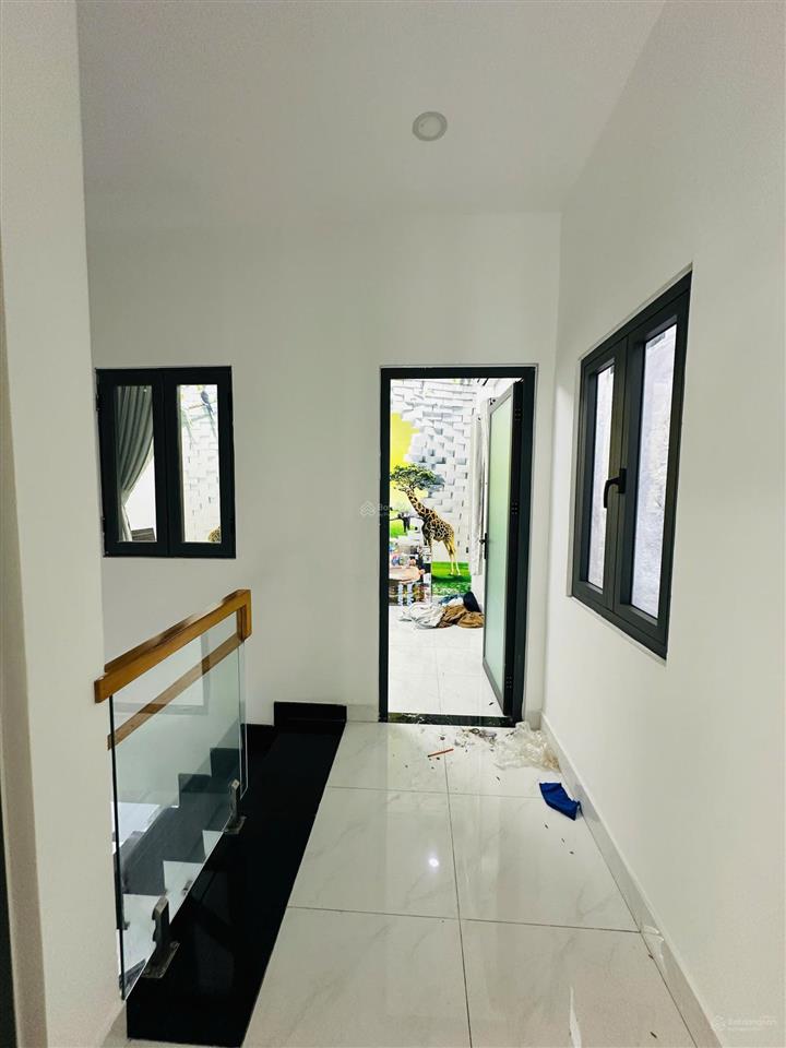 Chỉ 8.9 tỷ  nhà mới full nội thất mặt tiền kd k300 kế bên chợ hoàng hoa thám, 4.2x11m [nở hậu]
