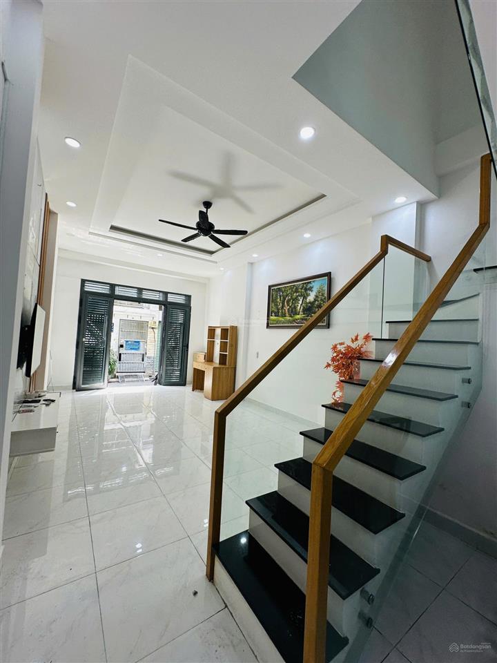 Chỉ 8.9 tỷ  nhà mới full nội thất mặt tiền kd k300 kế bên chợ hoàng hoa thám, 4.2x11m [nở hậu]