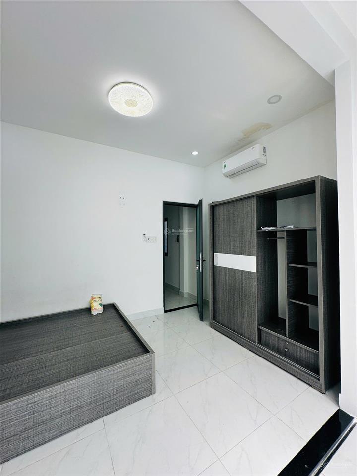 Chỉ 8.9 tỷ  nhà mới full nội thất mặt tiền kd k300 kế bên chợ hoàng hoa thám, 4.2x11m [nở hậu]
