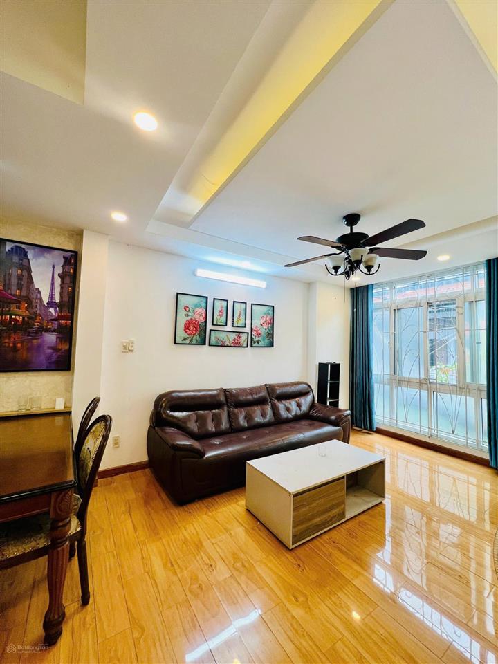 Cho thuê nhà hxh 8m kế bên chợ hoàng hoa thám, 4x17m vuông vức 2 lầu st. giá 22tr/tháng
