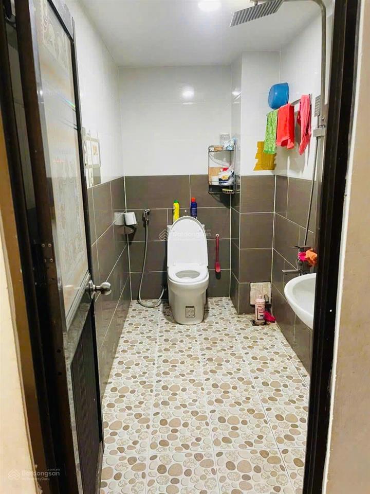Bán nhà hẻm đường hồng lạc  cách hẻm xe hơi chỉ 20m, 4.35x14m [2 lầu st]. chỉ 7.2 tỷ tl