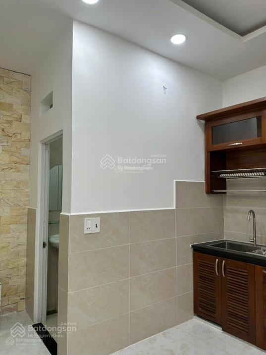 Bán nhà mới cách hxh đường hồng lạc 20m  dt 5.6x14m giáp quận 10. chỉ 6.5 tỷ