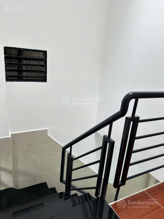 Bán nhà mới cách hxh đường hồng lạc 20m  dt 5.6x14m giáp quận 10. chỉ 6.5 tỷ