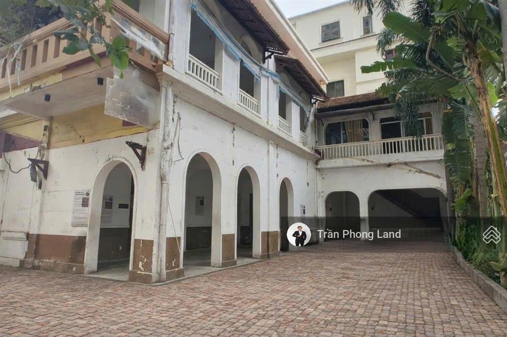 Chính chủ cho thuê nhà mặt tiền 110 lý chính thắng, p. võ thị sáu, q3, 14.2x25m, 0908 140 ***