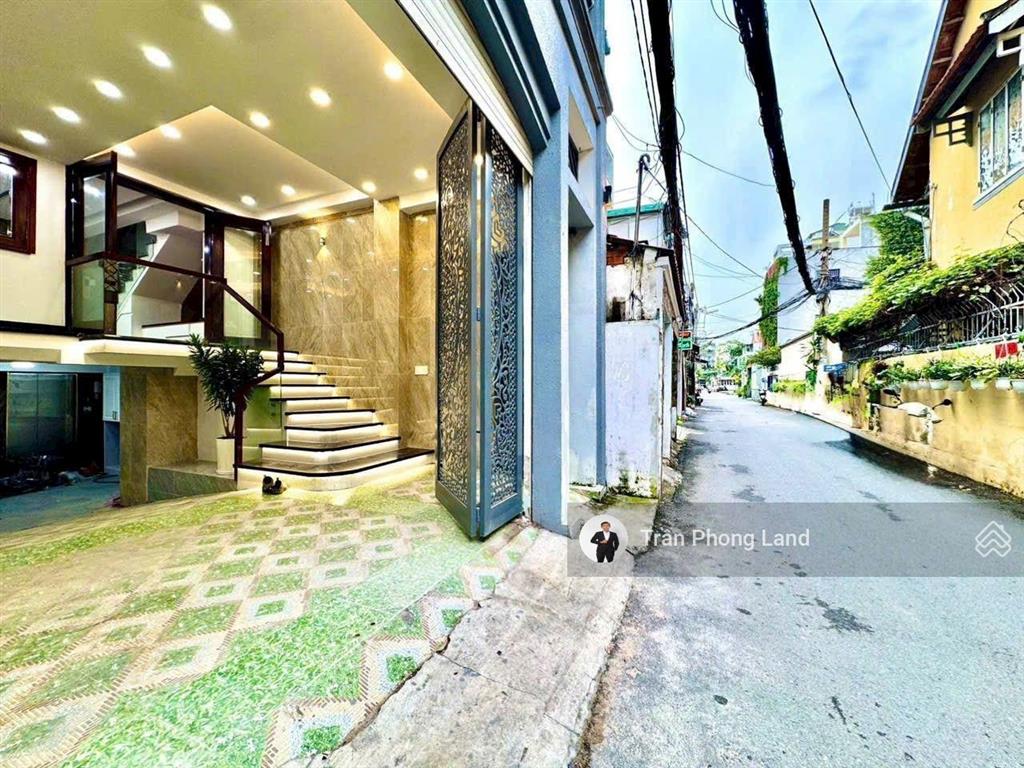 Chính chủ gửi bán nhà góc 2 mặt tiền 20 trần hữu trang, p11, q. phú nhuận, 5.5x12m, 0938 140 ***