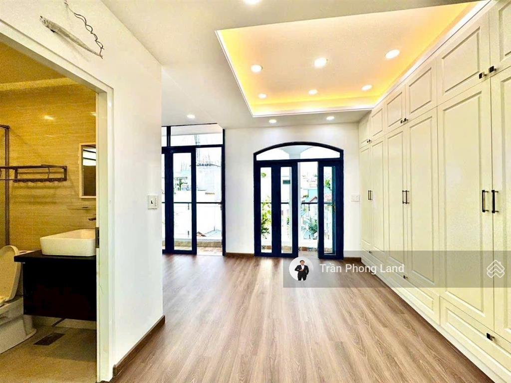 Chính chủ gửi bán nhà góc 2 mặt tiền 20 trần hữu trang, p11, q. phú nhuận, 5.5x12m, 0938 140 ***