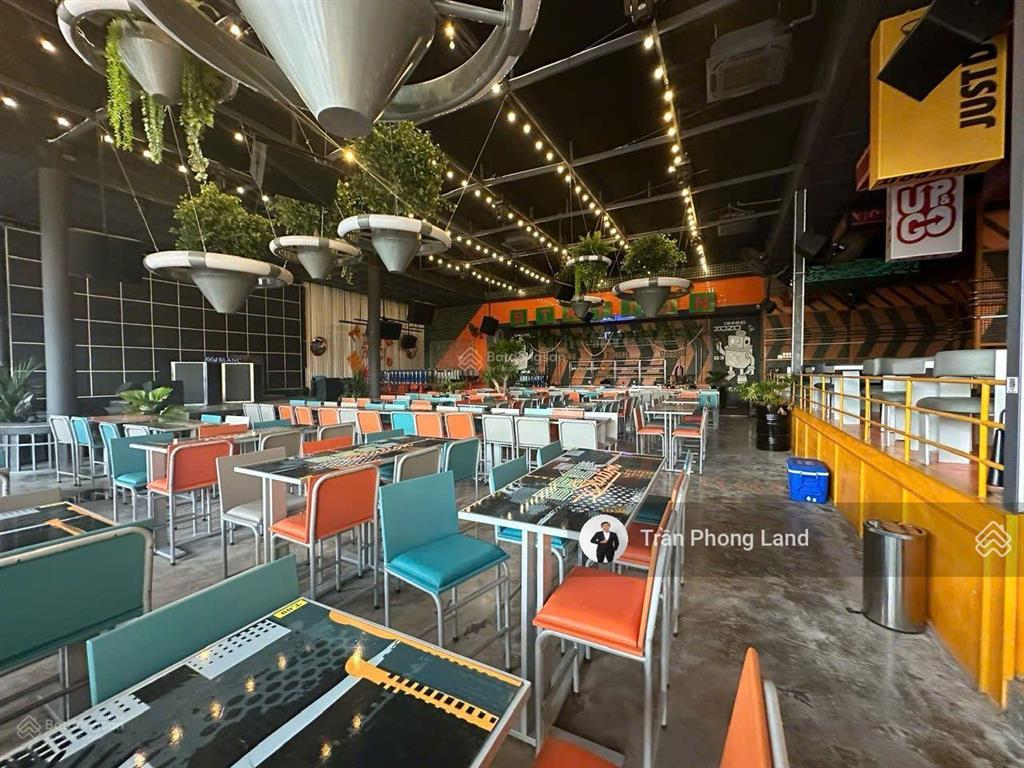 Chính chủ cho thuê nhà mặt tiền 40 nguyễn văn linh, q7, 20x56m, 1120m2, giá 160tr, 0908 140 ***