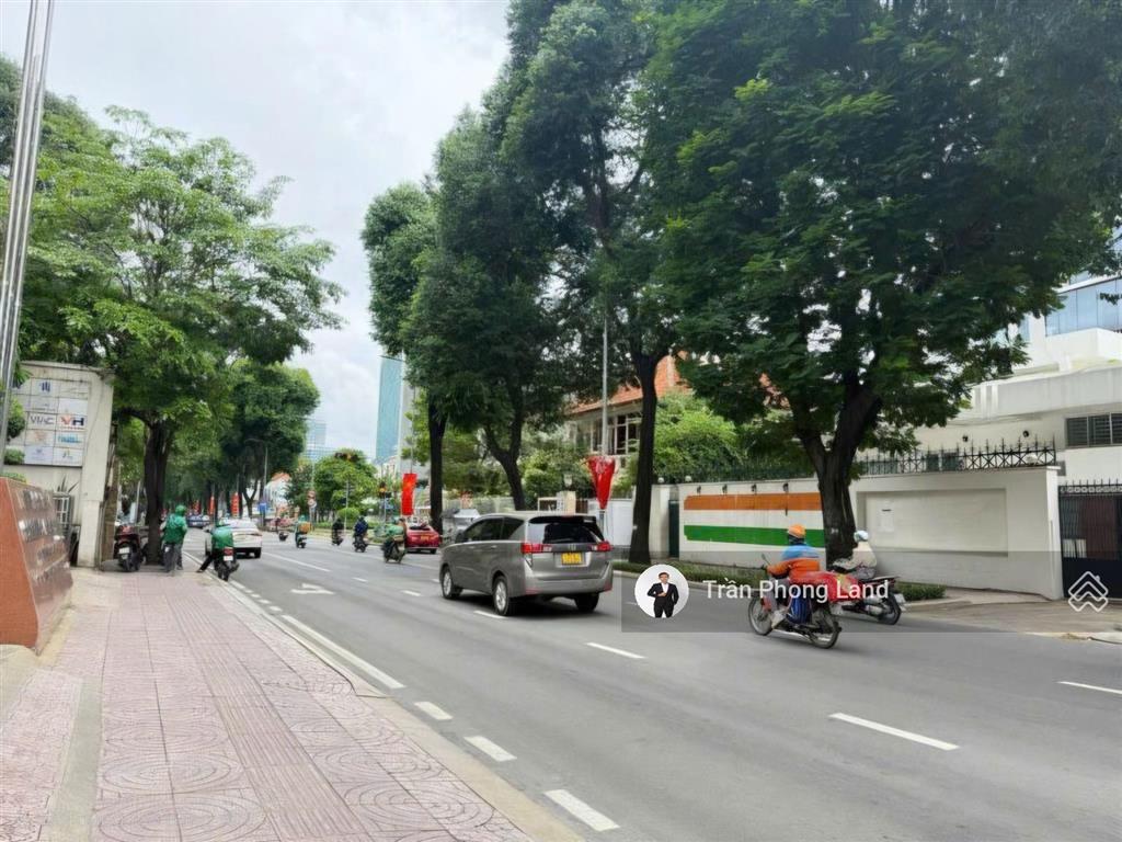 Chính chủ cho thuê nhà mặt tiền 214 võ thị sáu, p. võ thị sáu, q3, 24x28m, trệt + lầu, 0908 140 ***