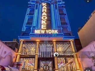 Chính chủ gửi bán nhà mặt tiền 452 dương quảng hàm, p5, q. gò vấp, 11x50m, hầm 8 tầng, 0938 140 ***